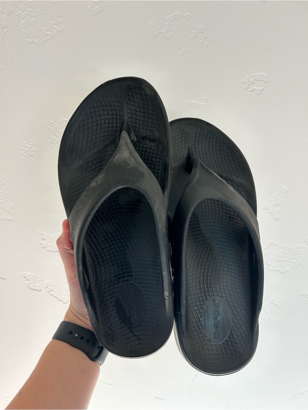 OOFOS OOriginal Sandals Sz M7 W9 EU40 Black Comfy Flip Flops